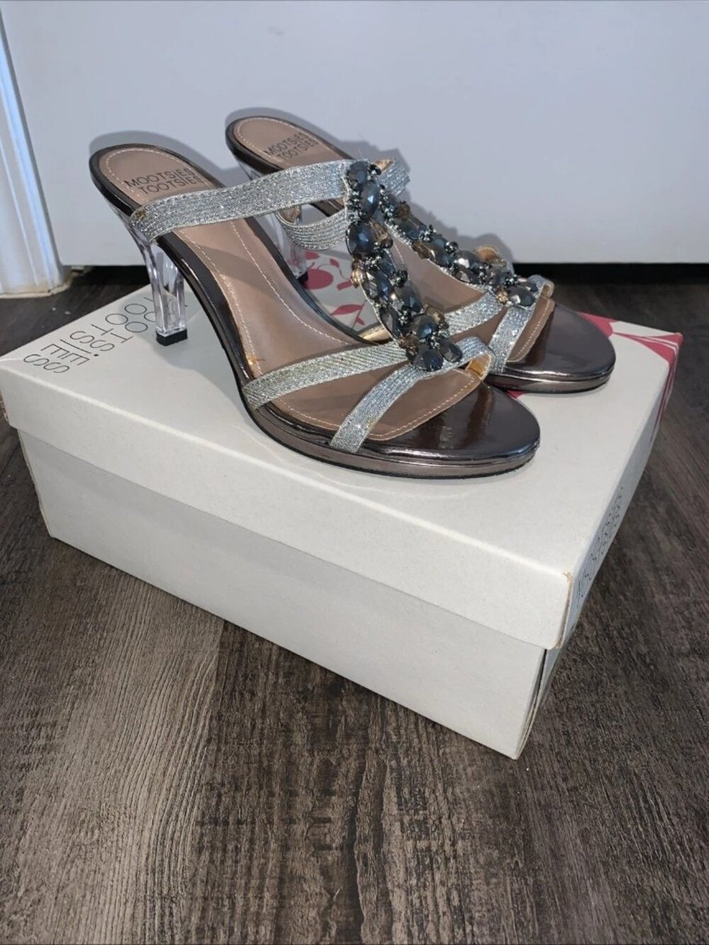 Mootsies Tootsies Women's Size 6 High Heels Mohonesty Pewter with rhinestones
